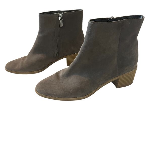 Clarks Gray Suede Heeled Ankle Boots Size 8 - Picture 1 of 7